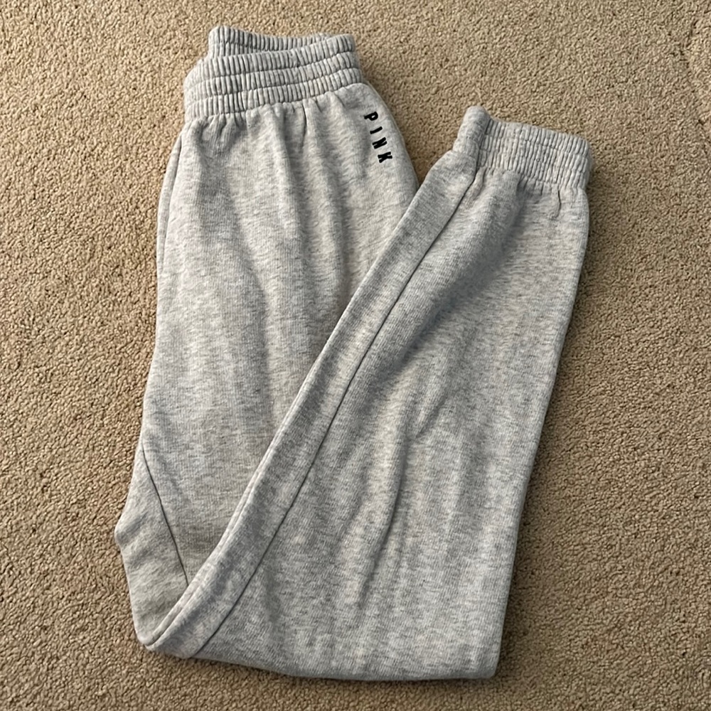 grey sweatpants